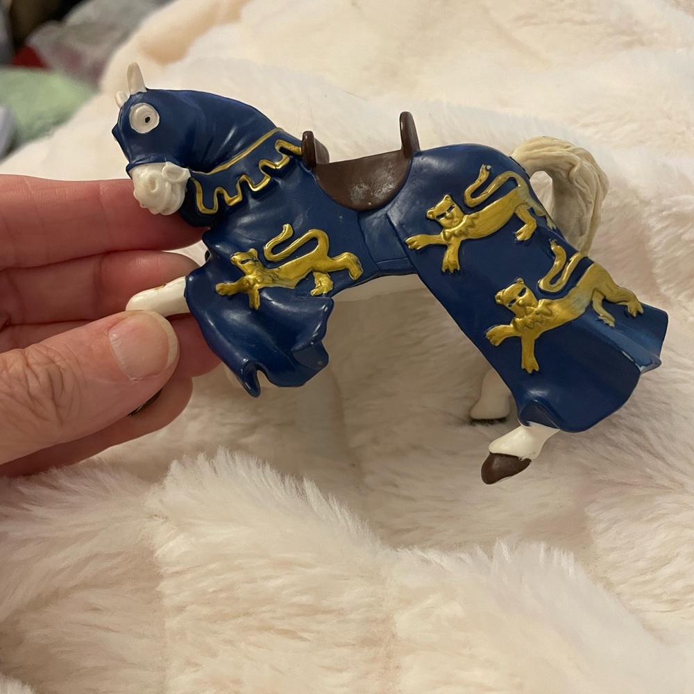 2001 Papo Medieval Knight Fantasy Horse Blue Coat Figure